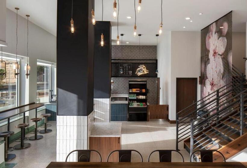 בית מלון כפרי Forty Five, Macon, A Tribute Portfolio