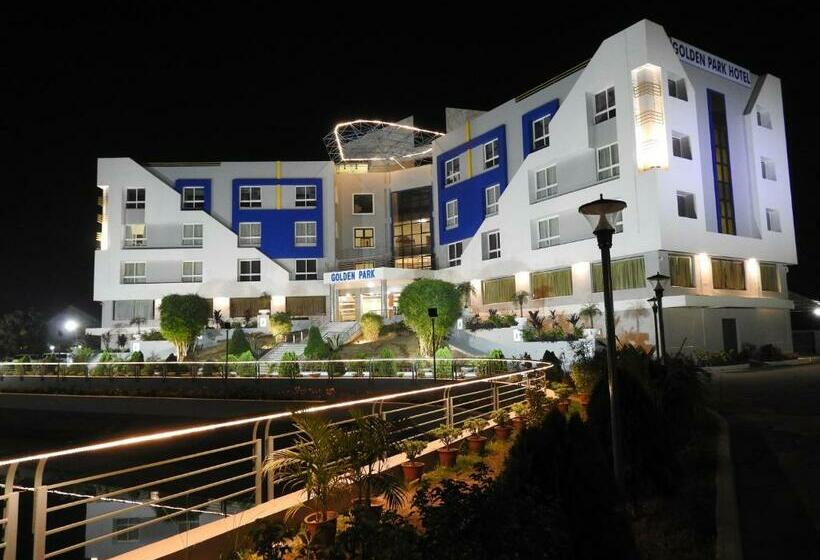 Golden Park Hotel & Resort