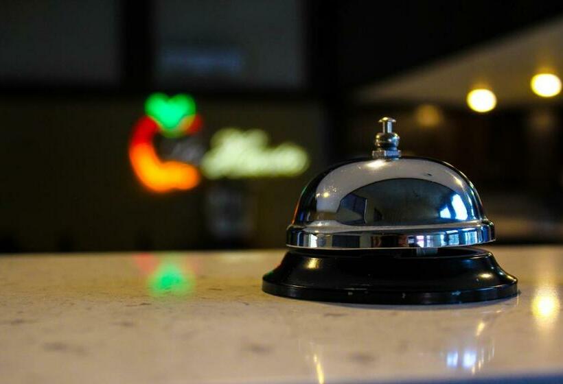 호텔 La Huerta Inn & Suites