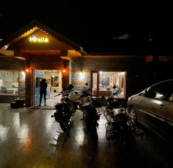 Отель Mirella