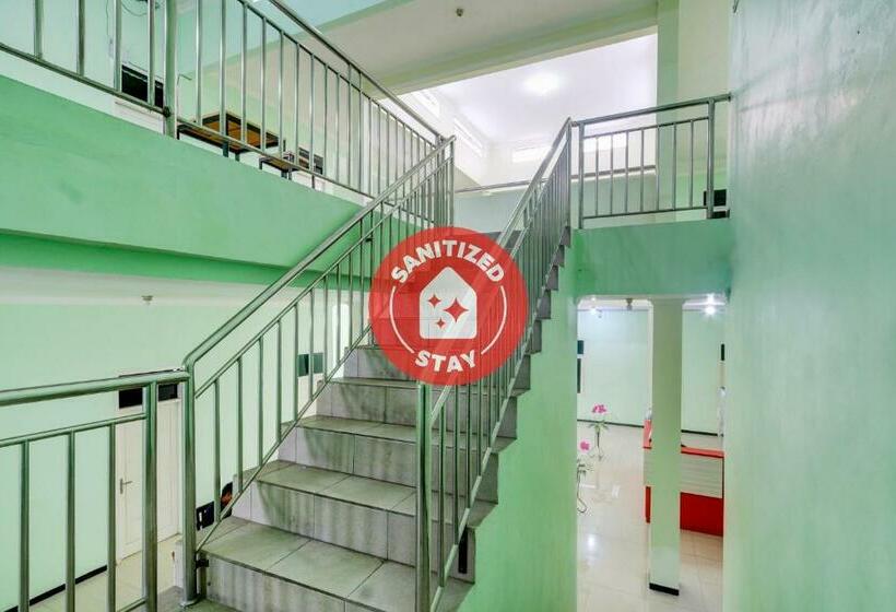 酒店 Capital O 90709 Djati Guest House