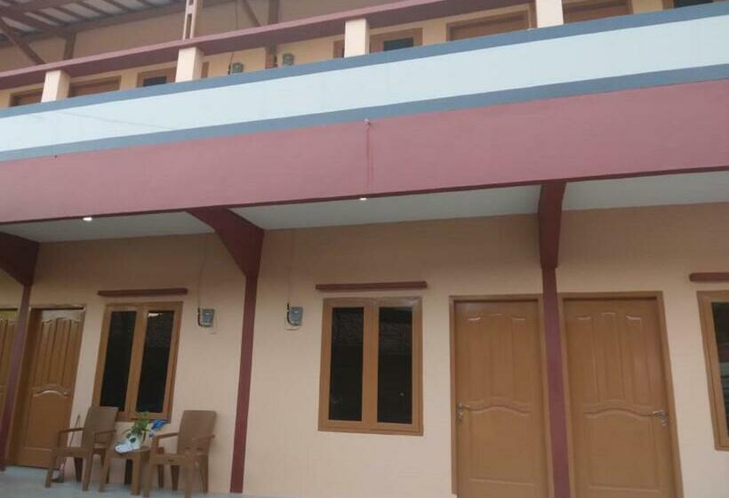 ホテル Krucuk Guest House Syariah Redpartner