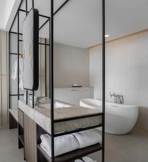 Отель Santika Premiere Padang