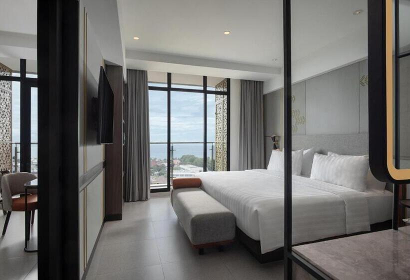 Отель Santika Premiere Padang