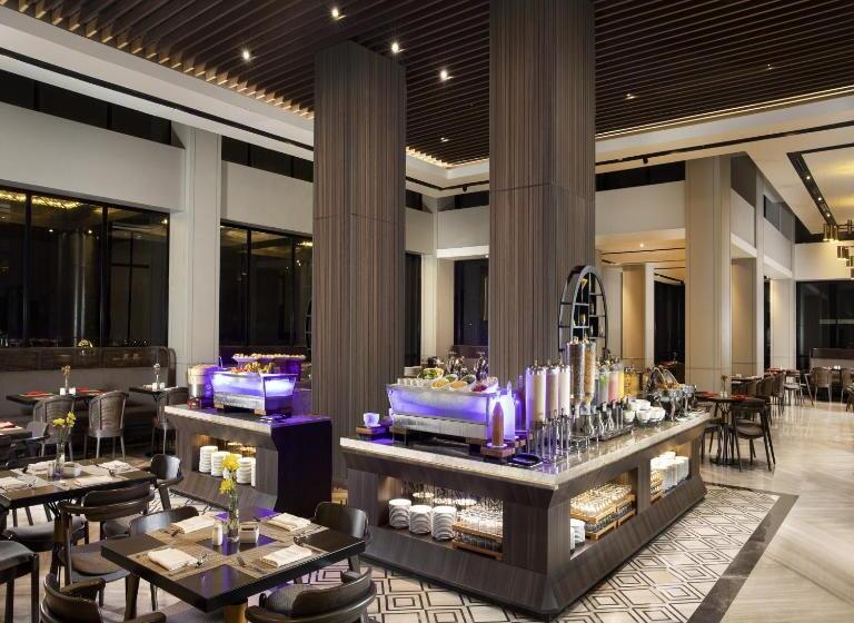 Отель Santika Premiere Padang