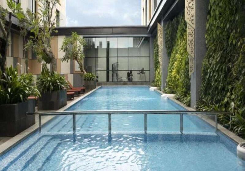 Отель Santika Premiere Padang