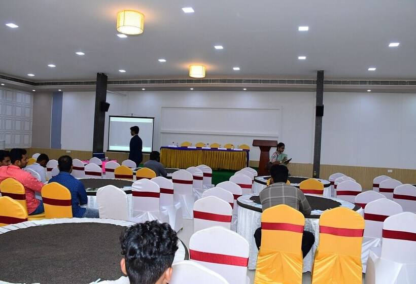 فندق Seasons Inn