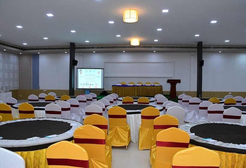 בית מלון כפרי Seasons Inn