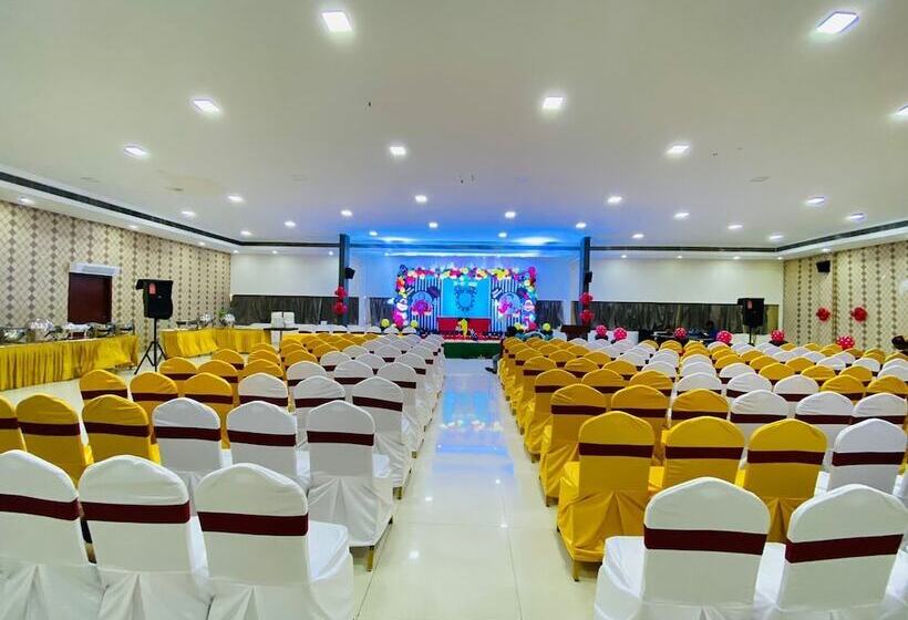 בית מלון כפרי Seasons Inn