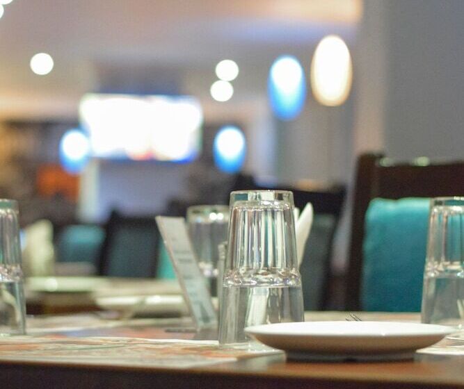 فندق Seasons Inn