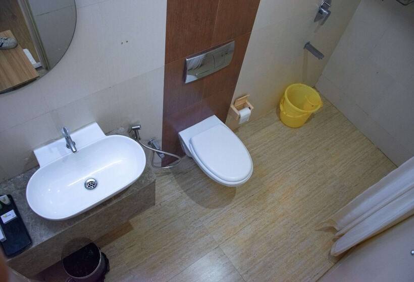 בית מלון כפרי Seasons Inn