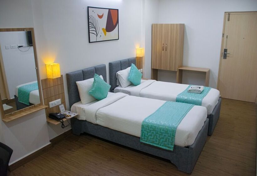 בית מלון כפרי Seasons Inn