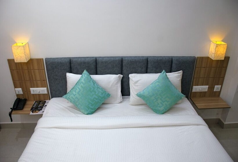 בית מלון כפרי Seasons Inn