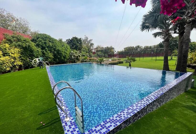 בית מלון כפרי Lalita Grand