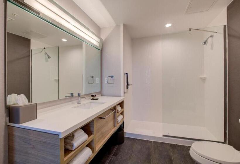 The Threefoot Hotel, Meridian, A Tribute Portfolio