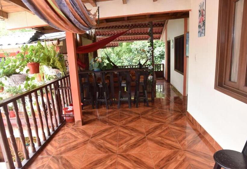 بنسيون El Retorno