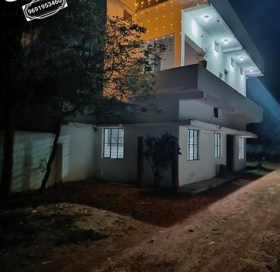 פנסיון Mahadev Guest House