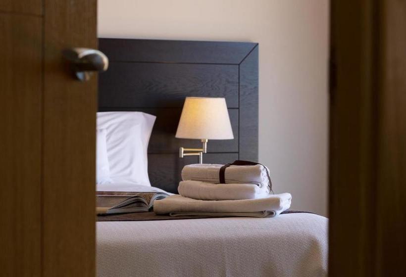 Apartamentos Turísticos Playa De Tapia