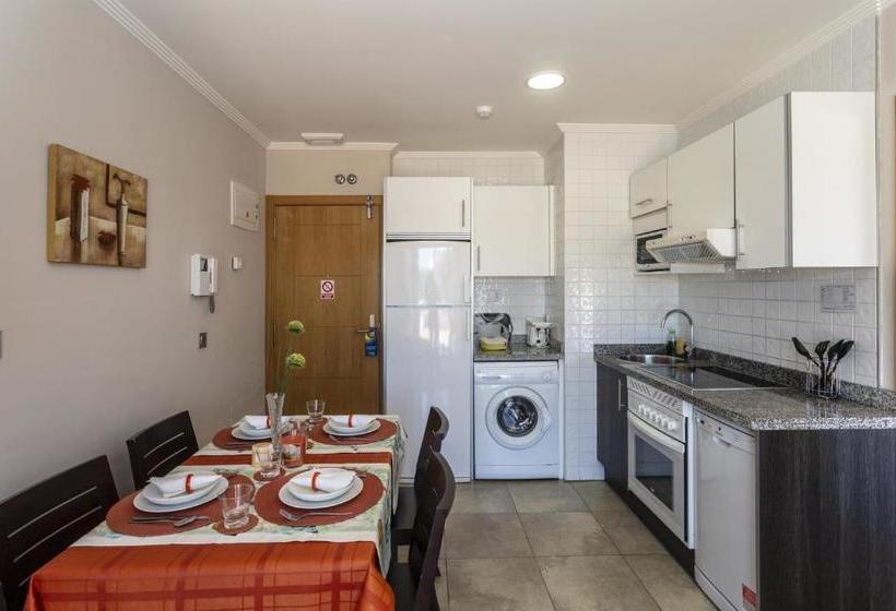 Apartamentos Turísticos Playa De Tapia