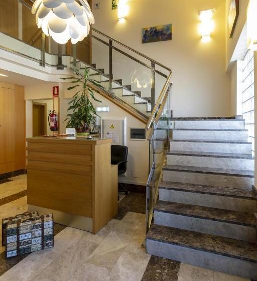 Apartamentos Turísticos Playa De Tapia