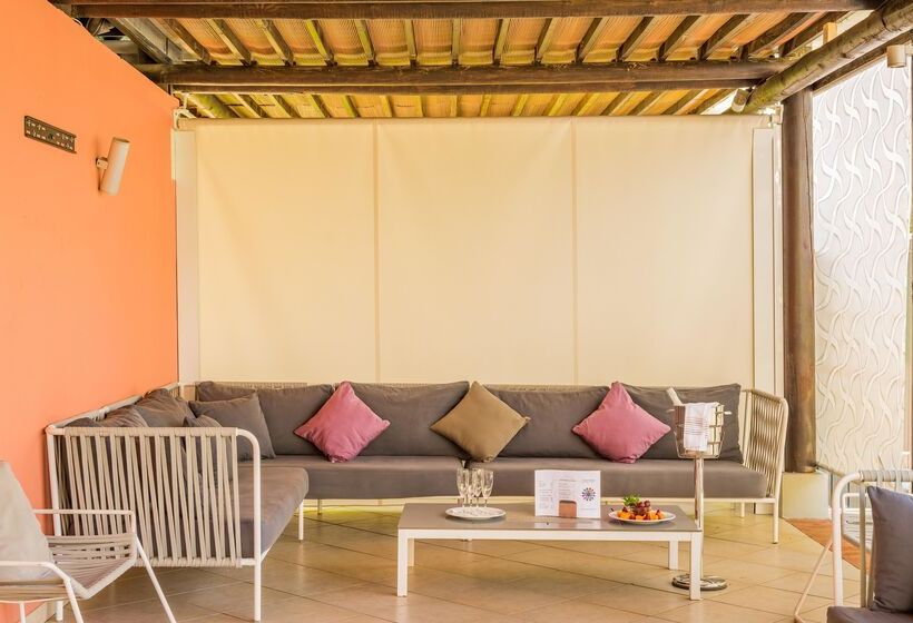 Cortijo Del Mar Resort