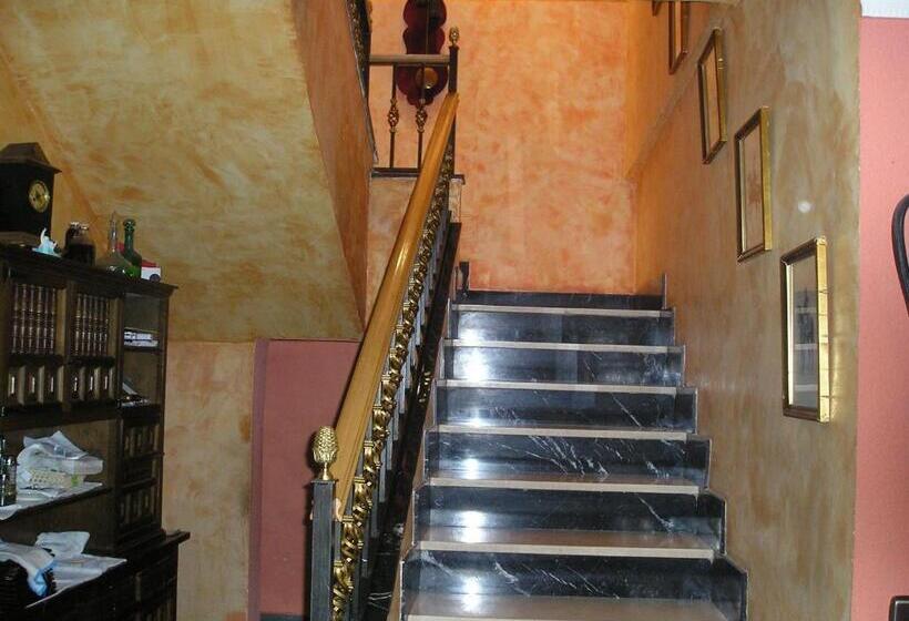 Hostal Restaurante Carolina