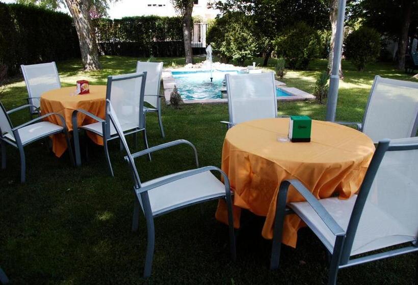 Hostal Restaurante Carolina