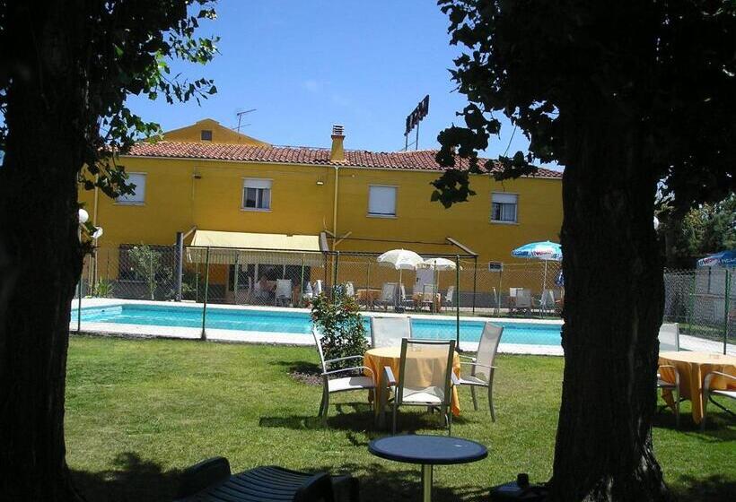 Hostal Restaurante Carolina