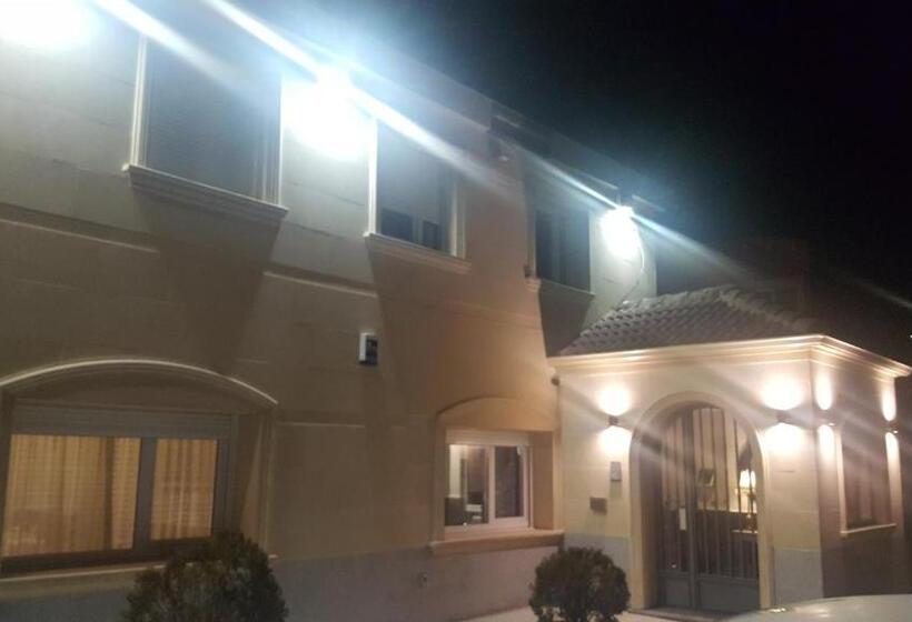 Hostal Restaurante Carolina