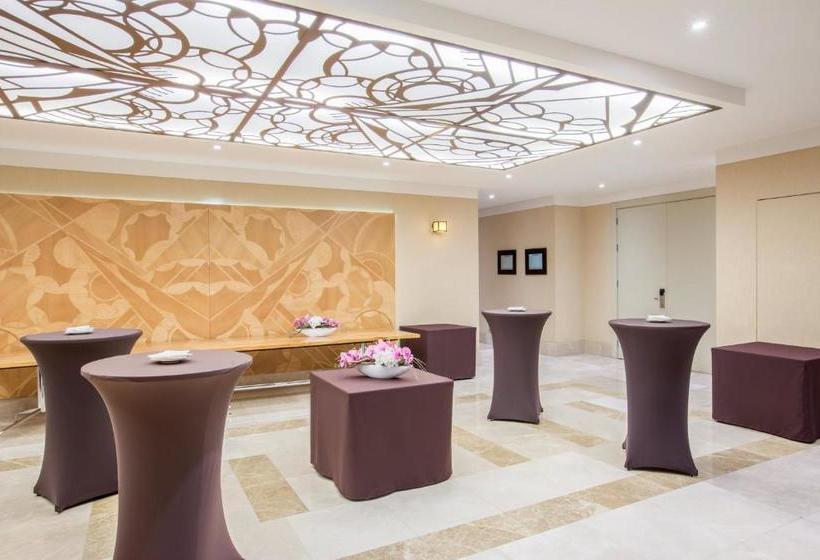 Crowne Plaza Hotel St. Petersburg  Ligovsky