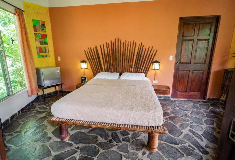 فندق Heliconia Island