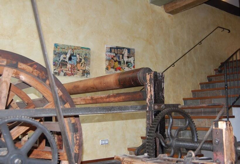 Отель Moli De La Torre