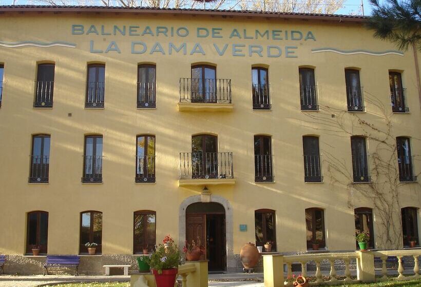 فندق ريفى Balneario Almeida Dama Verde