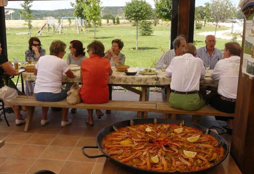 فندق ريفى Albergue Bioclimático Sabinares Del Arlanza