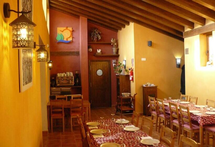 فندق ريفى Albergue Bioclimático Sabinares Del Arlanza