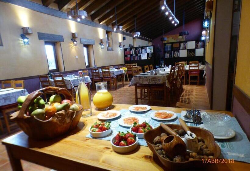 فندق ريفى Albergue Bioclimático Sabinares Del Arlanza