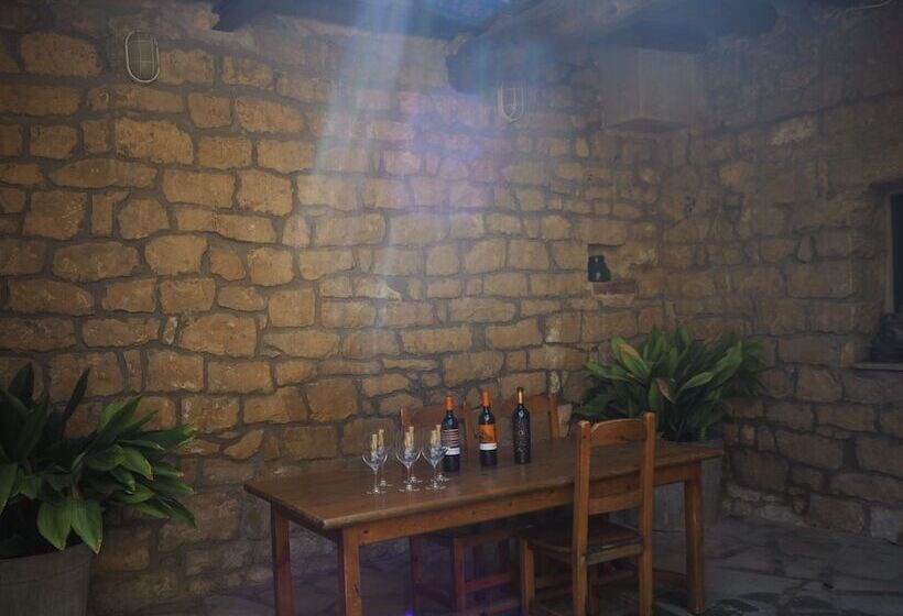 בית מלון כפרי Vilosell Wine