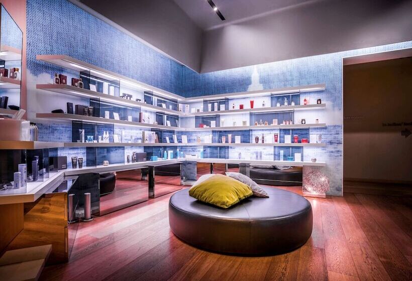 ホテル So/ St. Petersburg