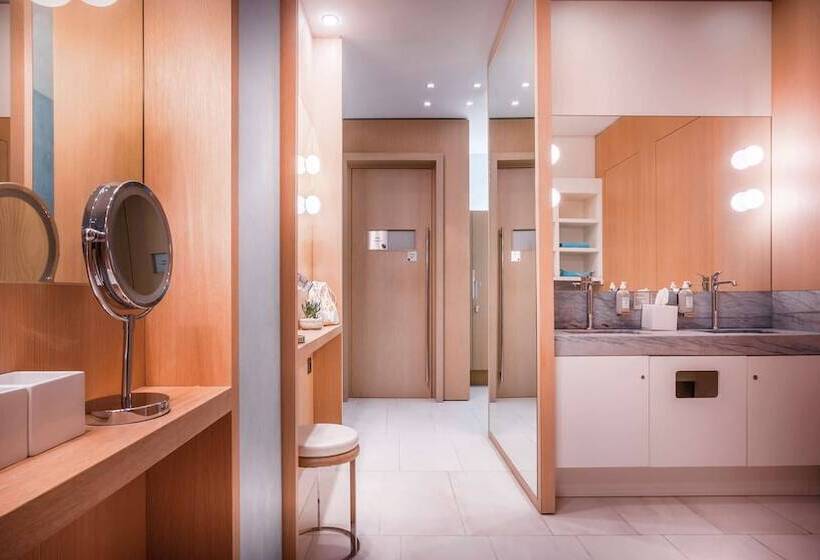 ホテル So/ St. Petersburg