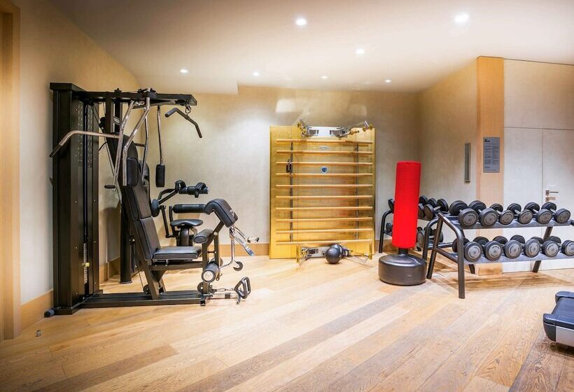 ホテル So/ St. Petersburg