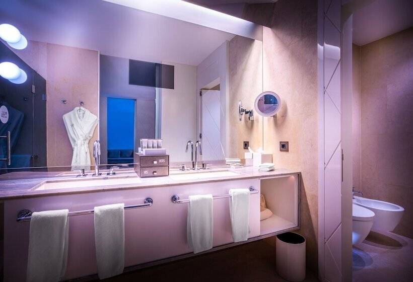 ホテル So/ St. Petersburg