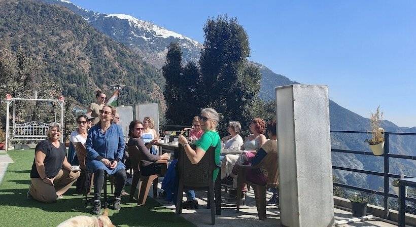 مبيت وإفطار The Unmad