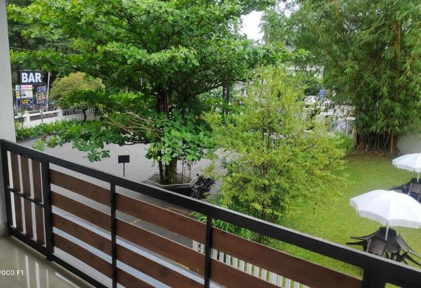 Emperor Hotel Rachana Continental Pvt Ltd