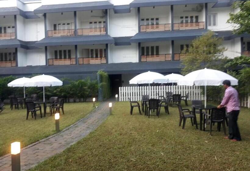 Emperor Hotel Rachana Continental Pvt Ltd