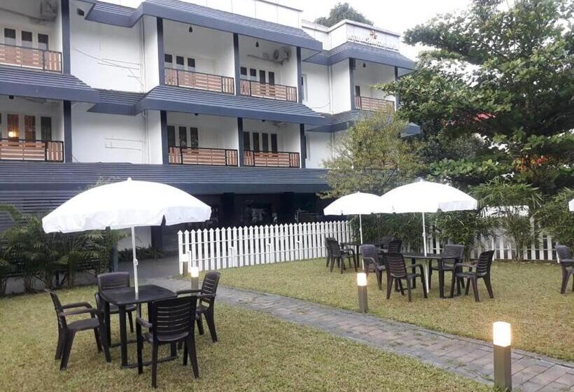 Emperor Hotel Rachana Continental Pvt Ltd