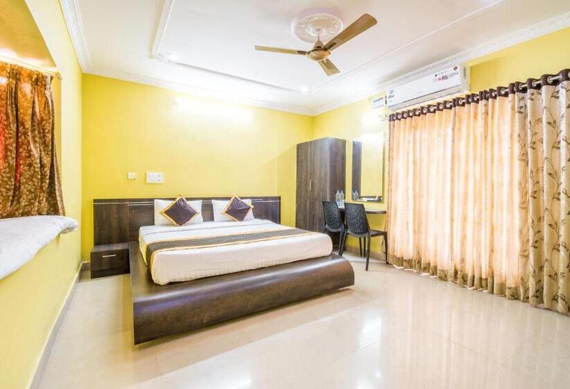 호텔 At Home Prakruthi Resorts