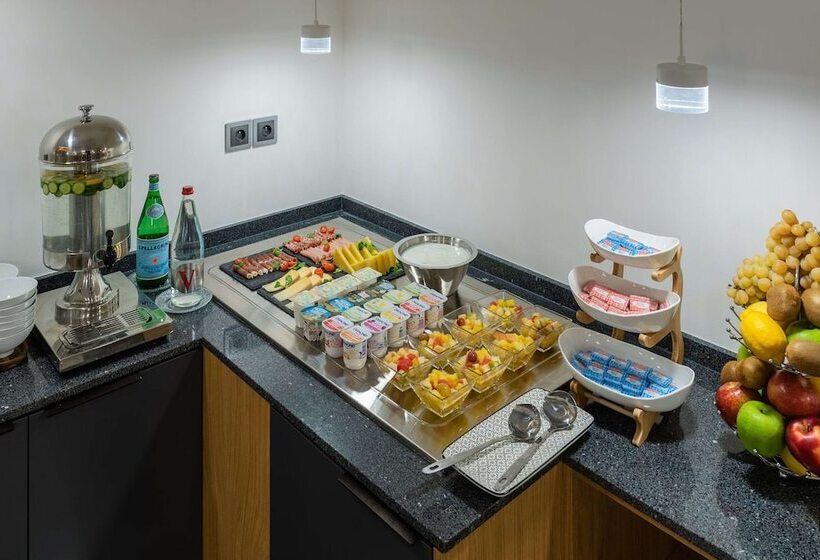 Brit Hotel Paris Orly Rungis