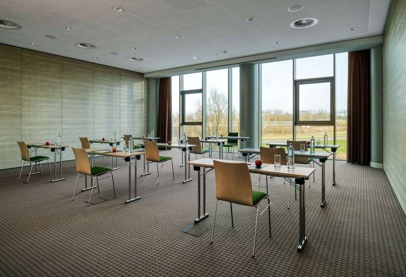 Intercityhotel Amsterdam Schiphol Airport