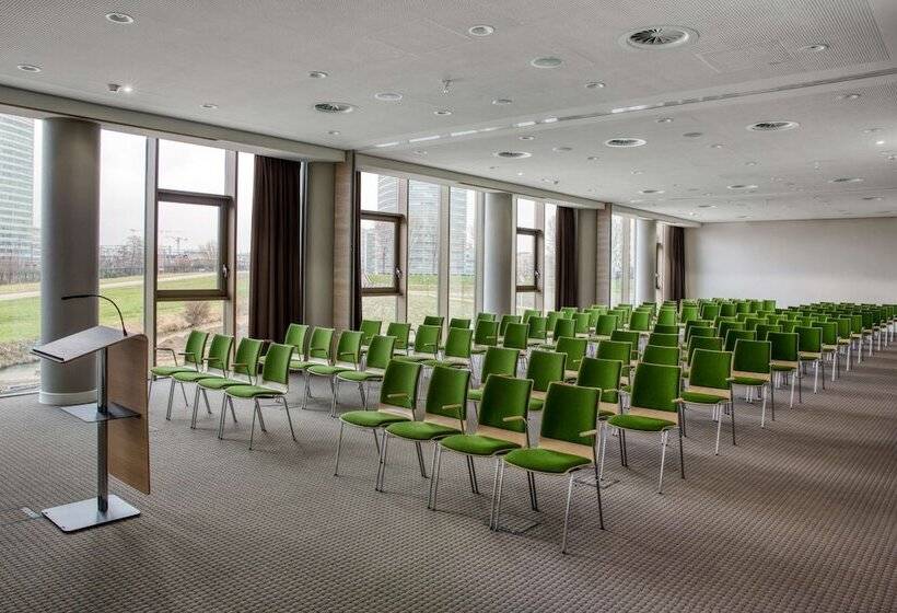 Intercityhotel Amsterdam Schiphol Airport