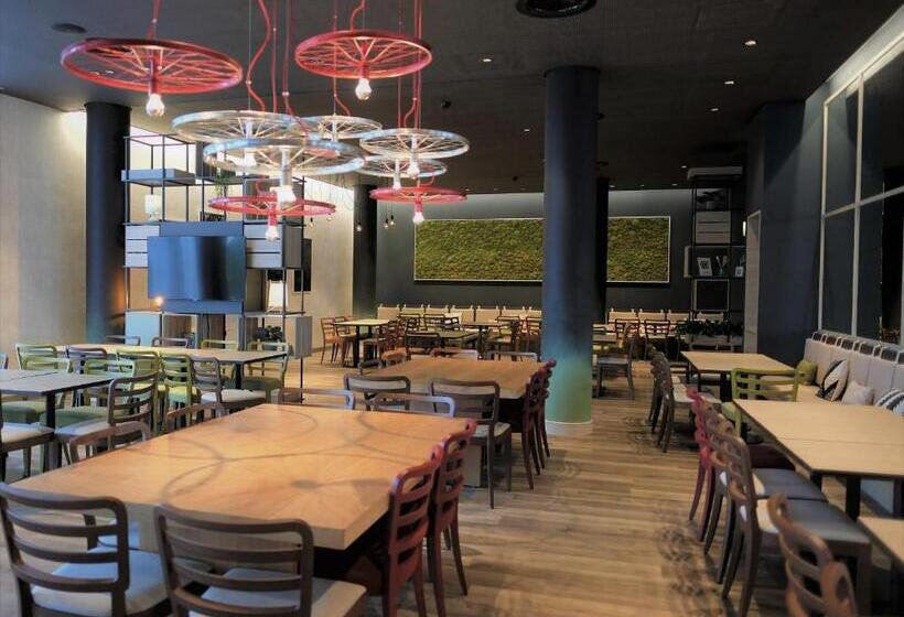 Intercityhotel Amsterdam Schiphol Airport